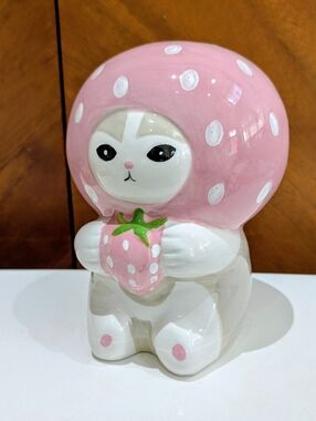 New Cat Strawberry Ceramic Decor